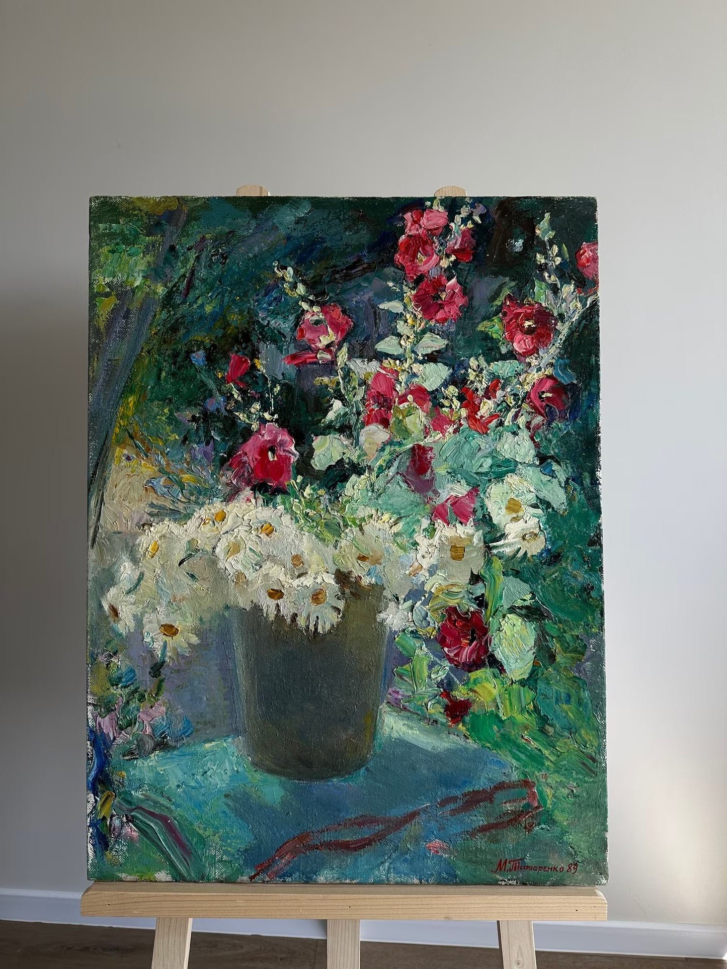 VINTAGE ORIGINAL PAINTING, oil painting, vintage realism, impressionism, still life, Flowers, Daisies and mallows, artist O. Titarenko